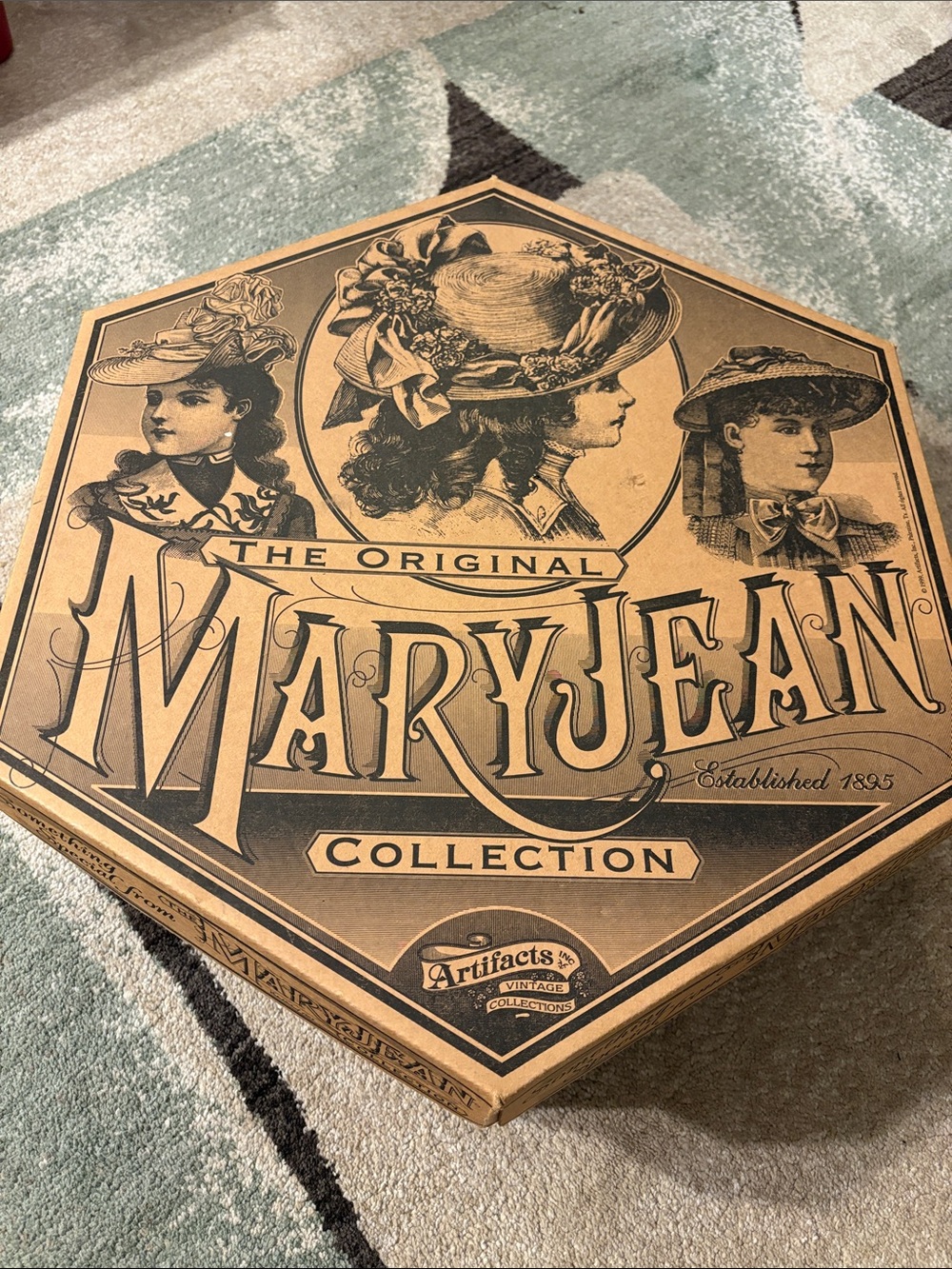 Vintage Mary Jean Collections Hat Box w/hat